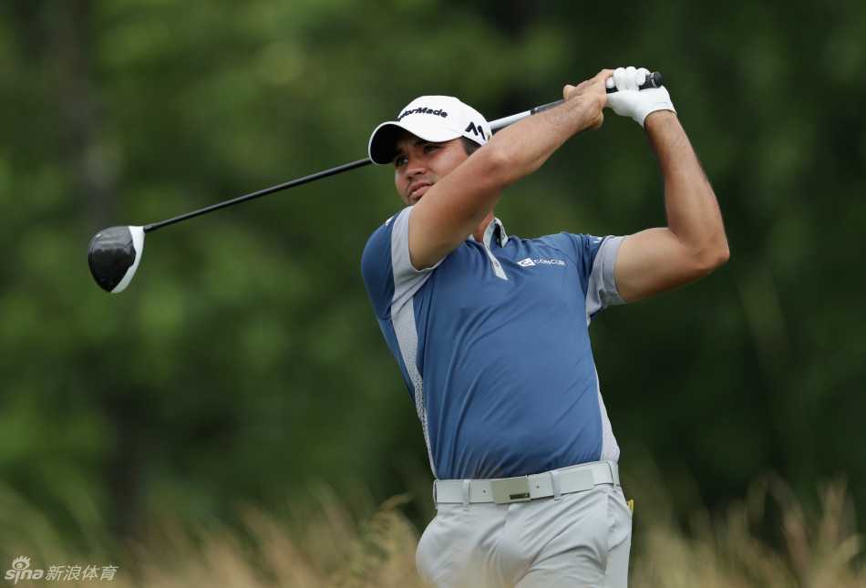 杰森·戴伊优雅完成全挥杆，身体舒展形成完美收杆姿势