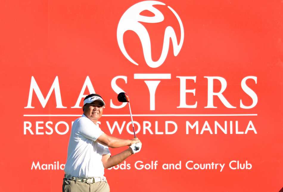 马尼拉南木球场风景如画，碧水环绕的果岭与沙坑构成对球员技术的双重考验