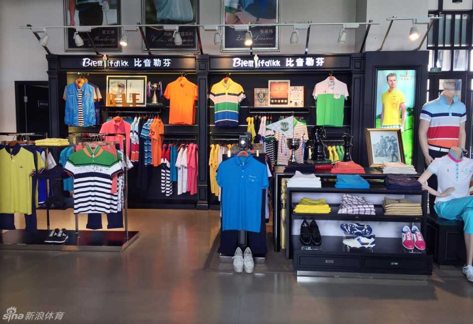 品牌最新科技面料服装特写，细节做工一丝不苟，彰显卓越品质与匠心工艺